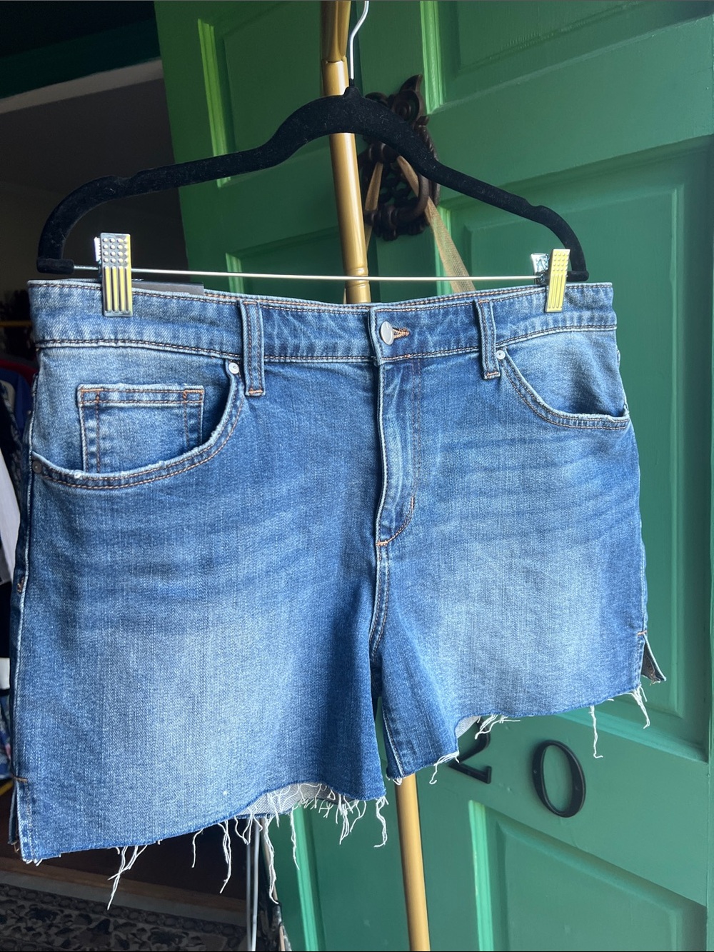 Joe’s Jeans Women’s Frayed Hem Denim Shorts Blue Mid Rise Stretch Size 32 NWT